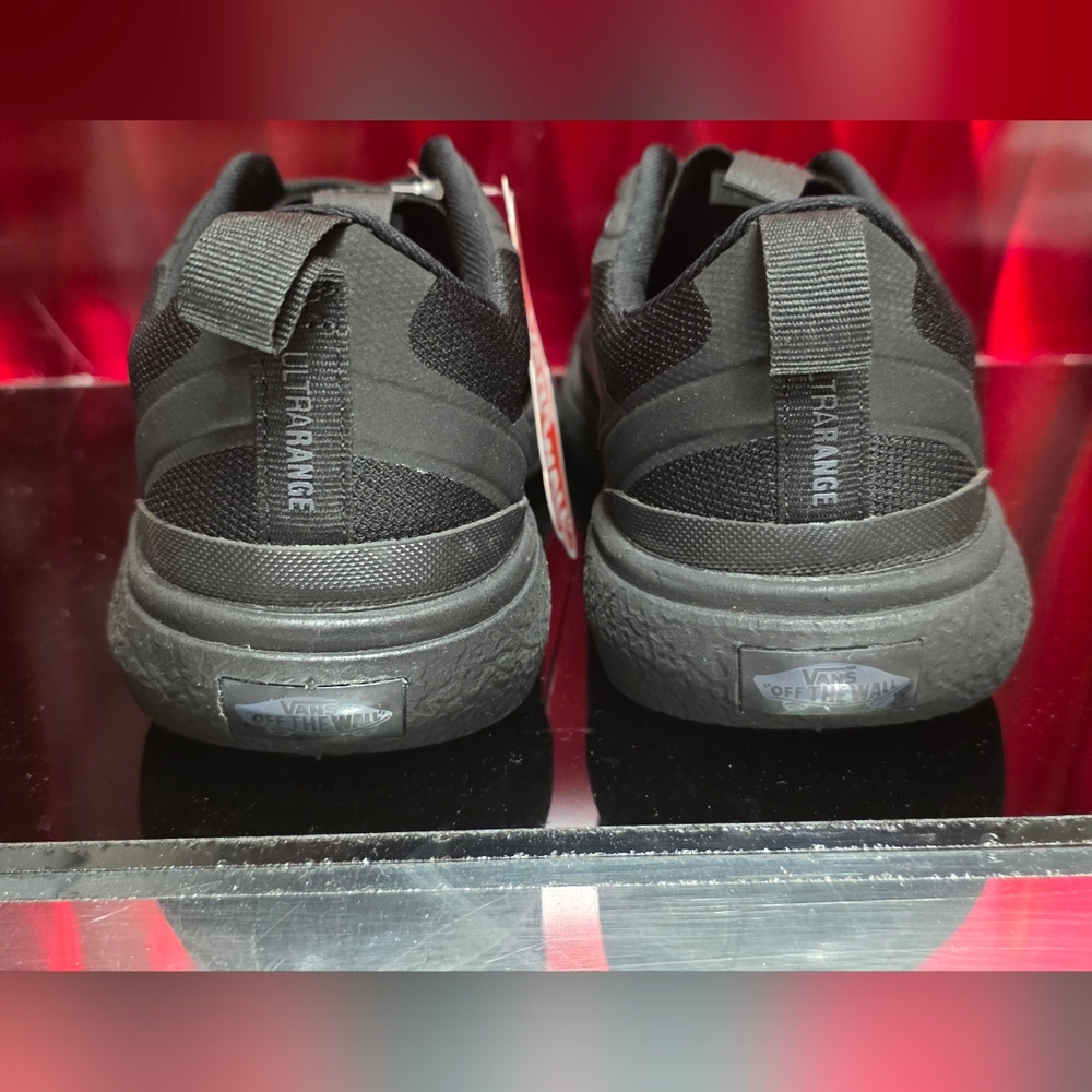 Vans Ultrarange Exo – Triple Black – Size 5.5 Men / 7 Women - Picture 4 of 7